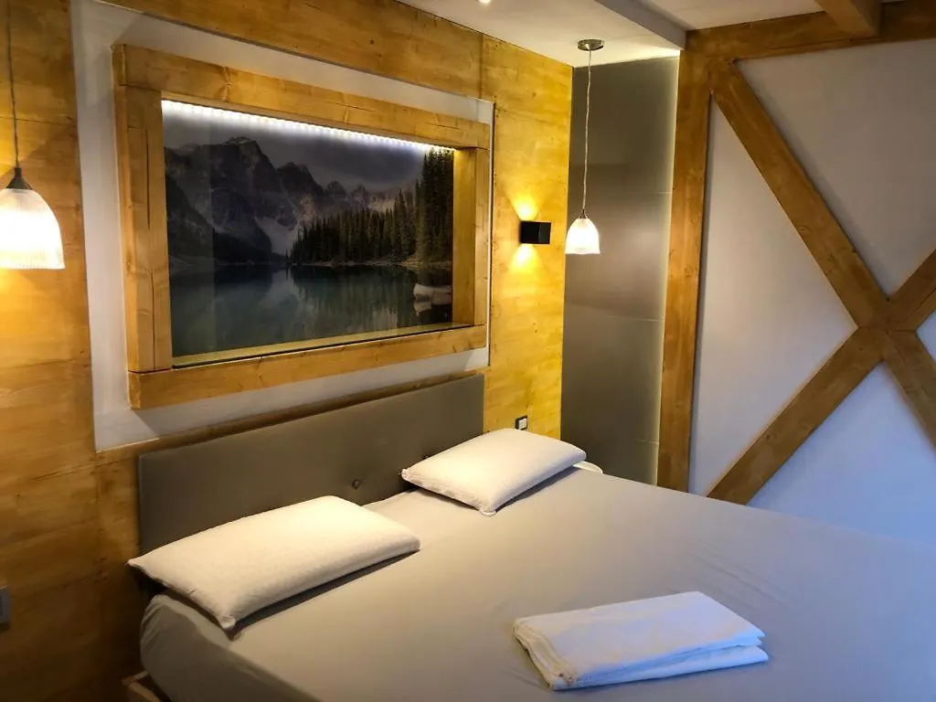 ***  Alps Oriental Wellness Hotel Campodolcino İtalya